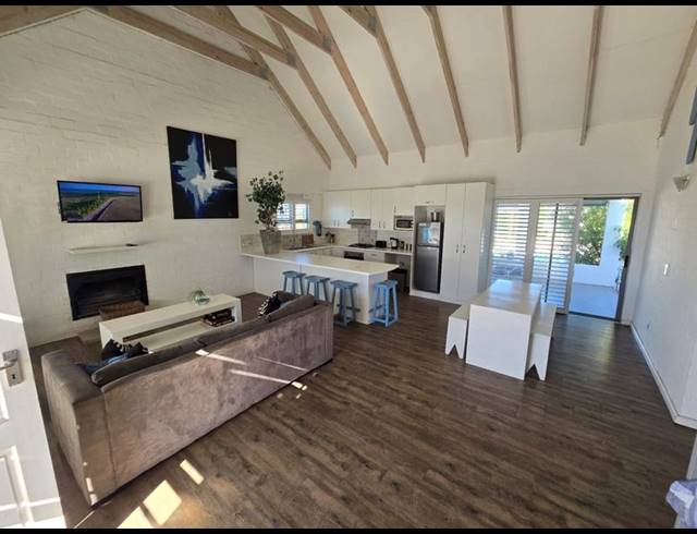 3 BEDROOM HOUSE FOR SALE IN GOLDEN MILE